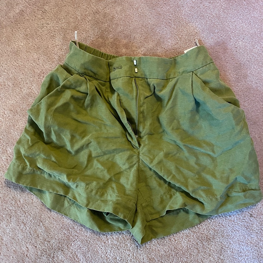 Aritzia size 2 linen shorts